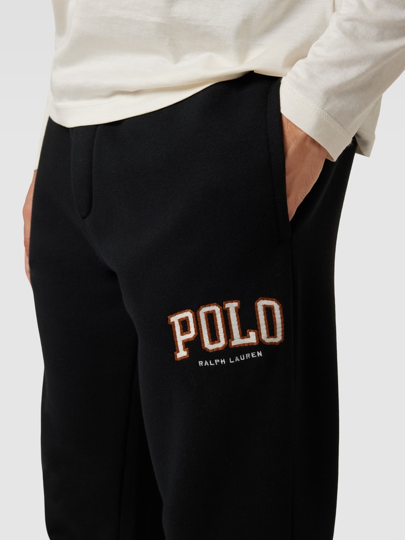 Sweatpants mit Label-Detail in schwarz
