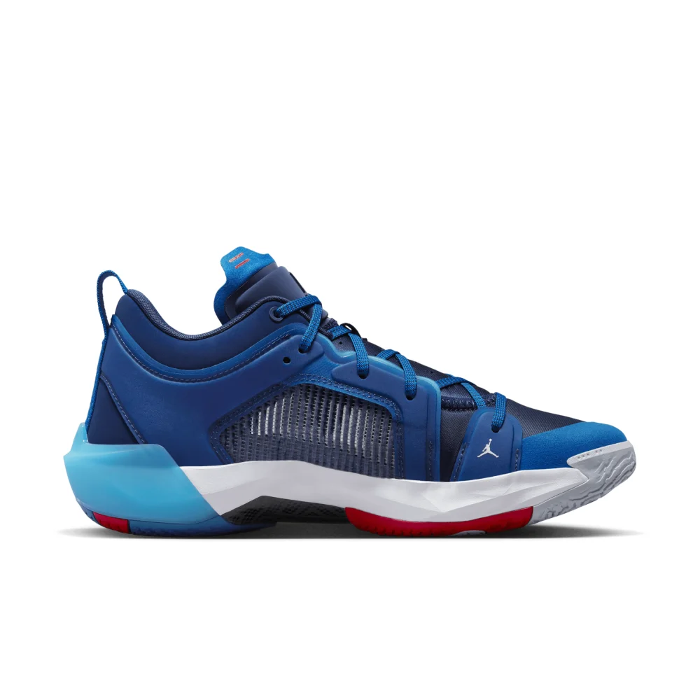 NIKE JORDAN XXXVII Low 37 DV9909-401 / blau