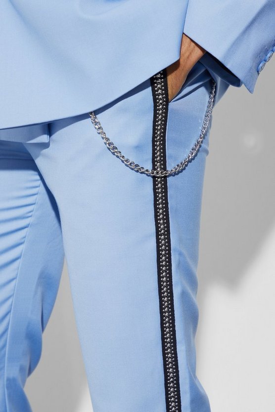 Lockere Hose mit Nieten-Detail und Kette