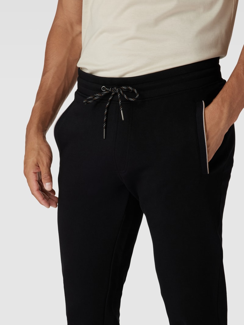 Sweathose mit Eingrifftaschen in schwarz