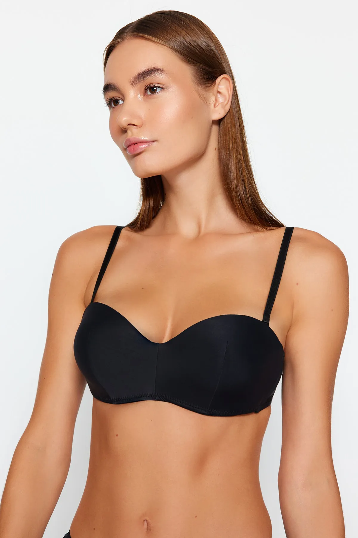 Trendyol Collection  Schwarzer Push-Up-BH aus Strick mit abnehmbarem Träger und ganzen Körbchen und Seilträgern THMAW21SU0059