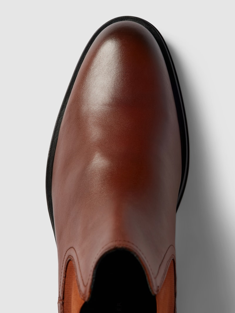 Chelsea Boots mit Label-Details in cognac