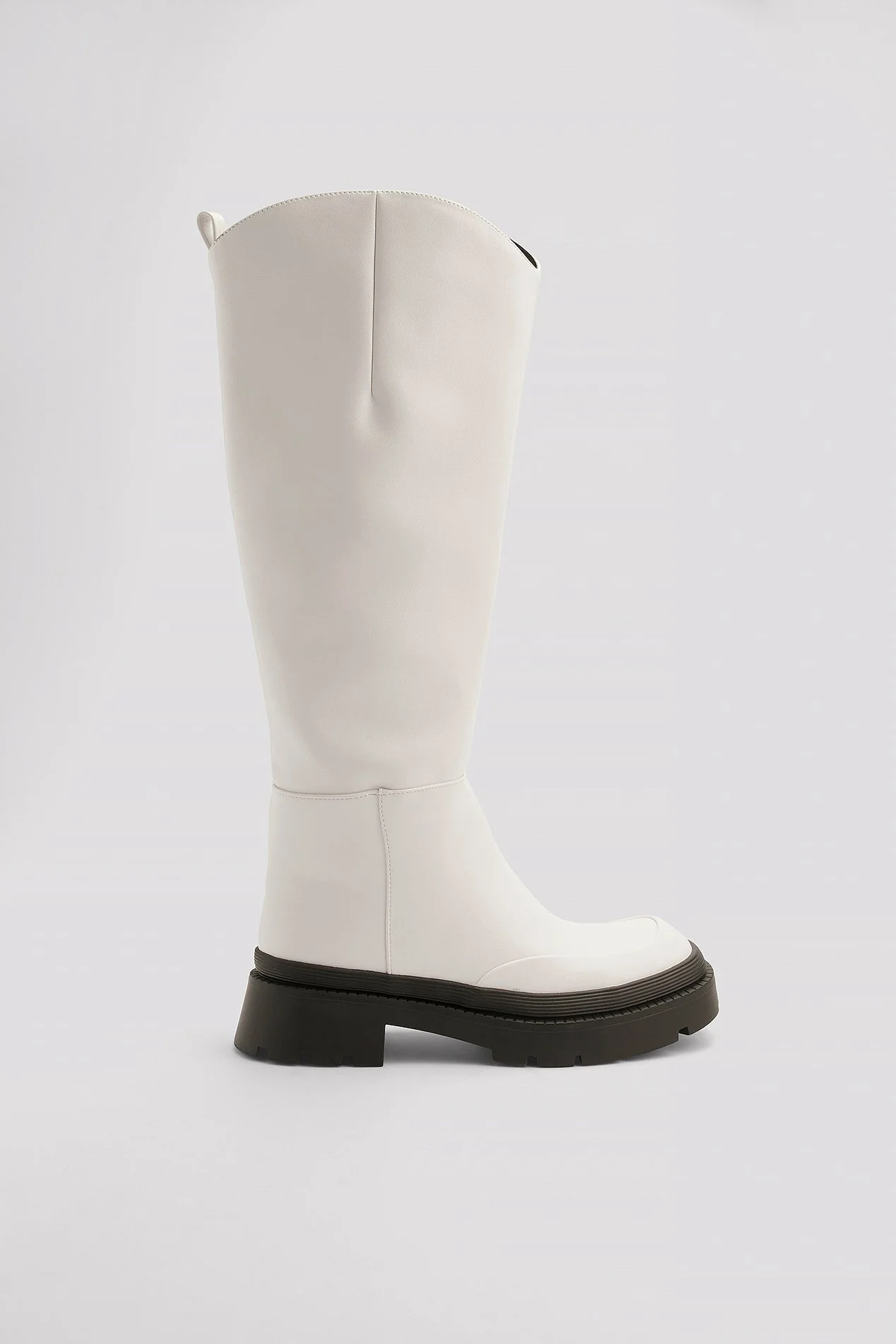Runde Stiefel mit weitem Schaft
