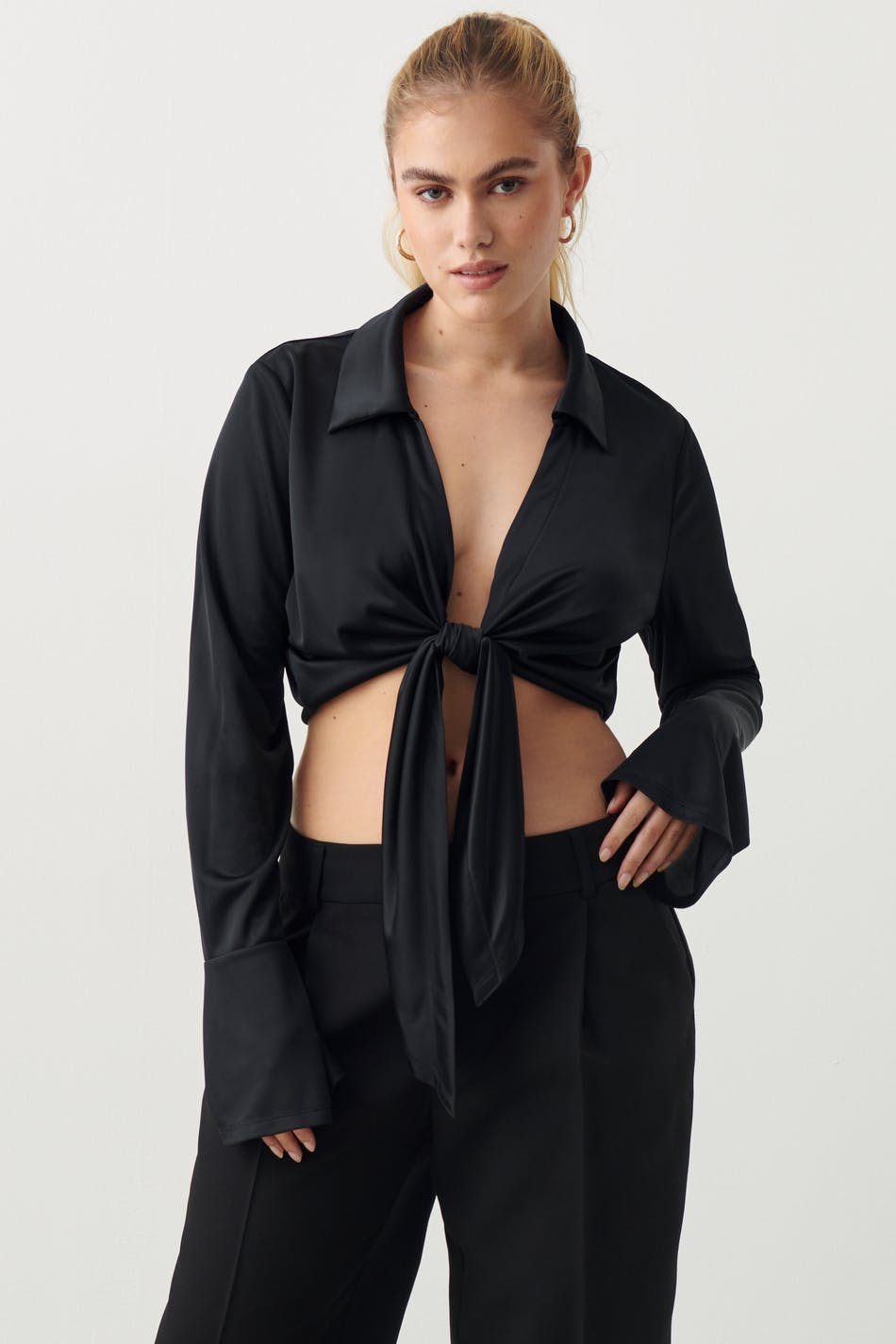 Front tie top