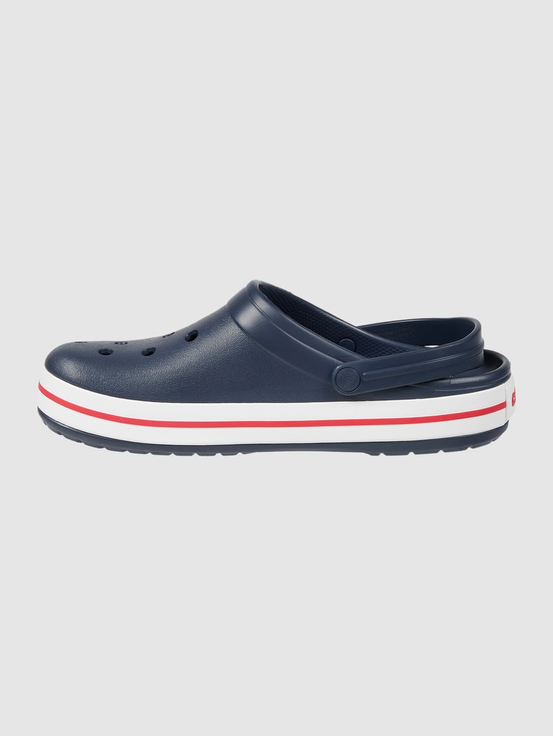 Clogs mit Luftlöchern in dunkelblau