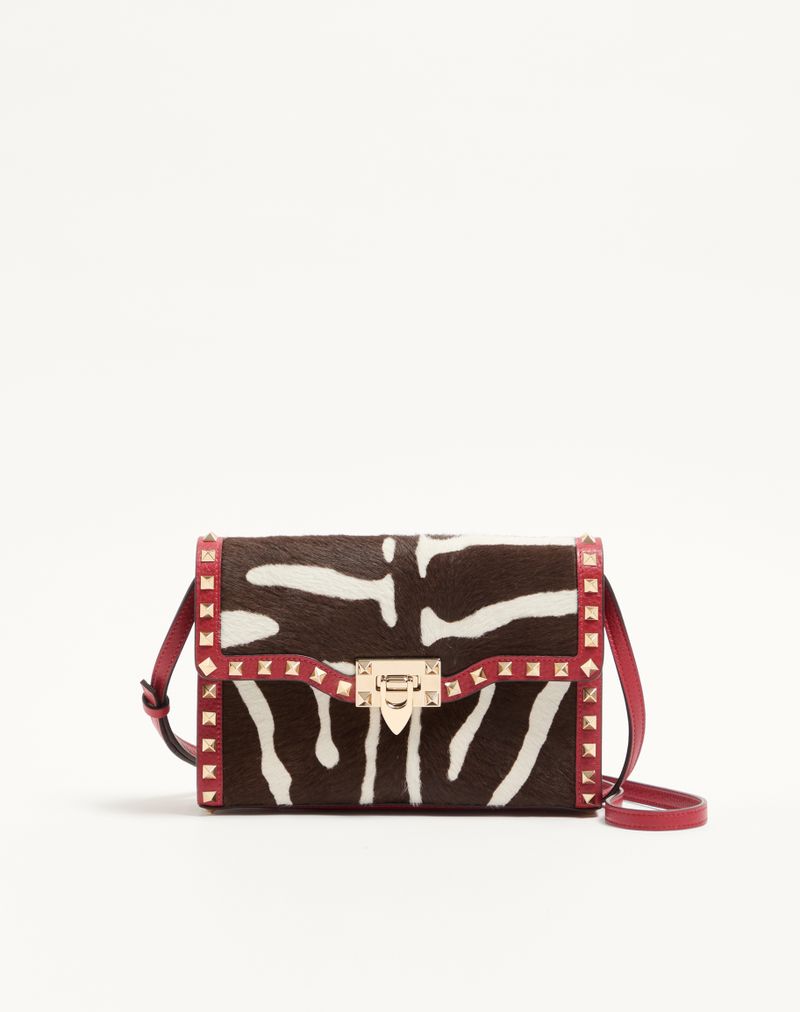 Valentino Garavani Rockstud Lille Crossbody-taske i dyreprint med hesteskindseffekt i kalveskind