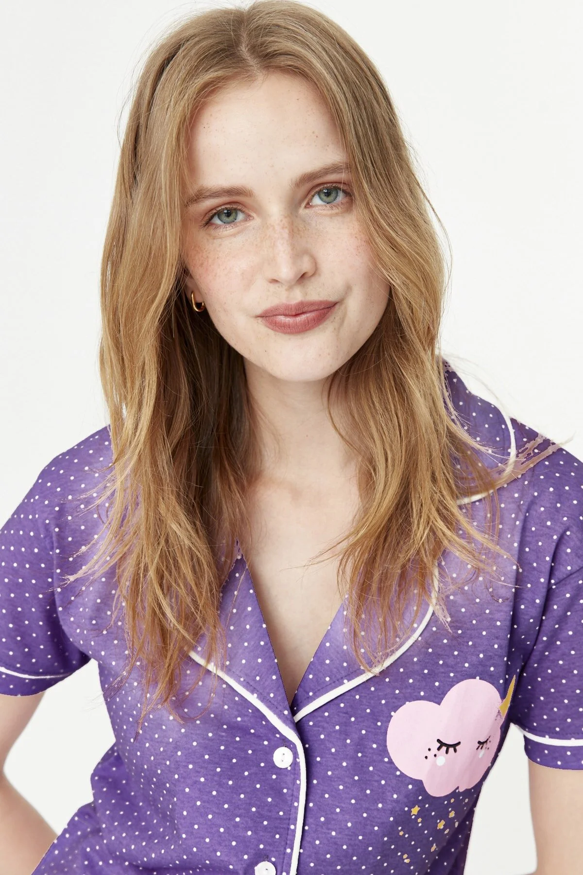 Trendyol Collection  Lila bedrucktes Pyjama-Set aus Hemd und Hose aus Strick THMSS21PT0876