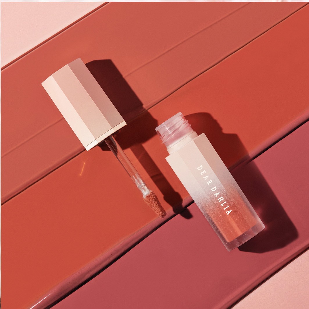 Velúrový balzam na pery Dear Dahlia Petal touch
