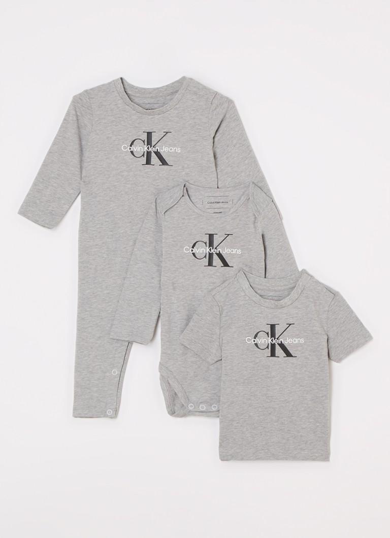 Calvin Klein bērnu kostīma komplekts ar T-kreklu un romperi dāvanu kastītē, 3 daļas
