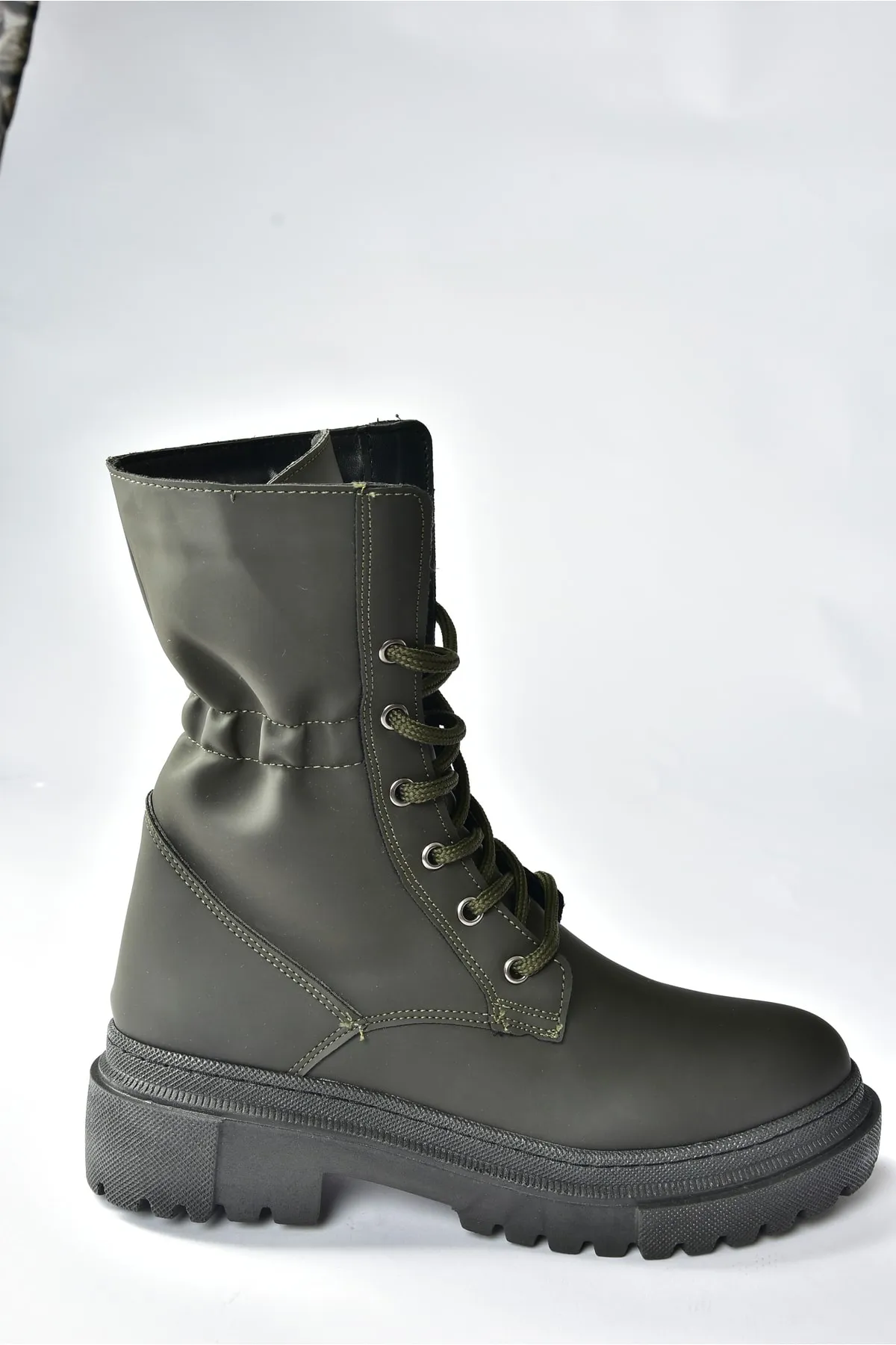 Fox Shoes  Khakifarbene Damenstiefel mit dicker Sohle N973388909