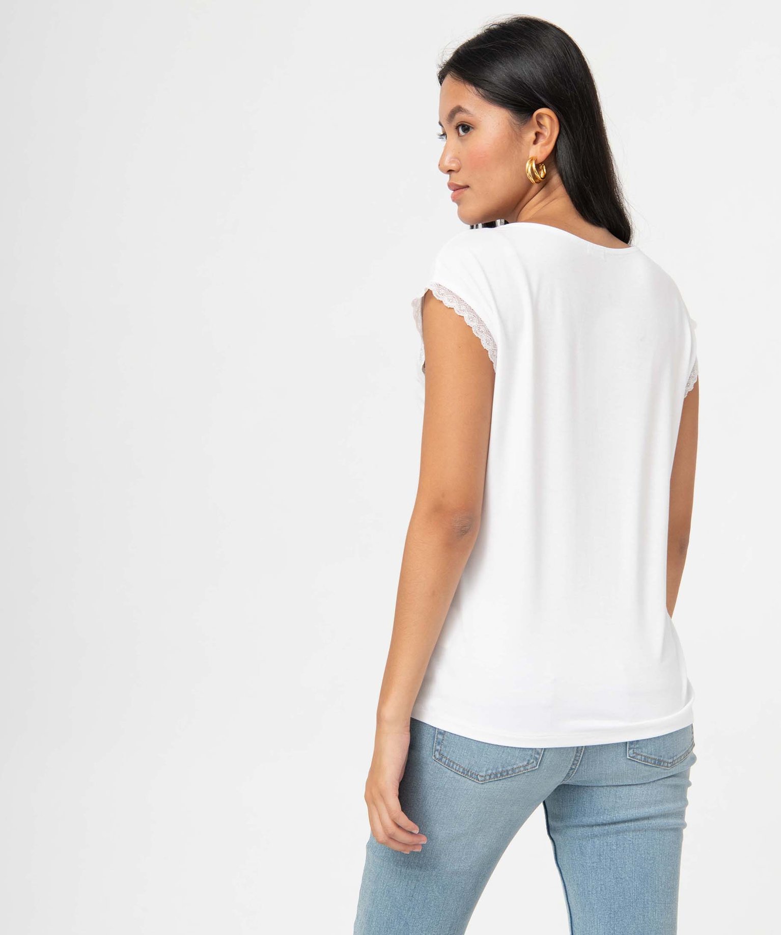 Tee-shirt femme à manches courtes avec col V en dentelle ecru | GEMO