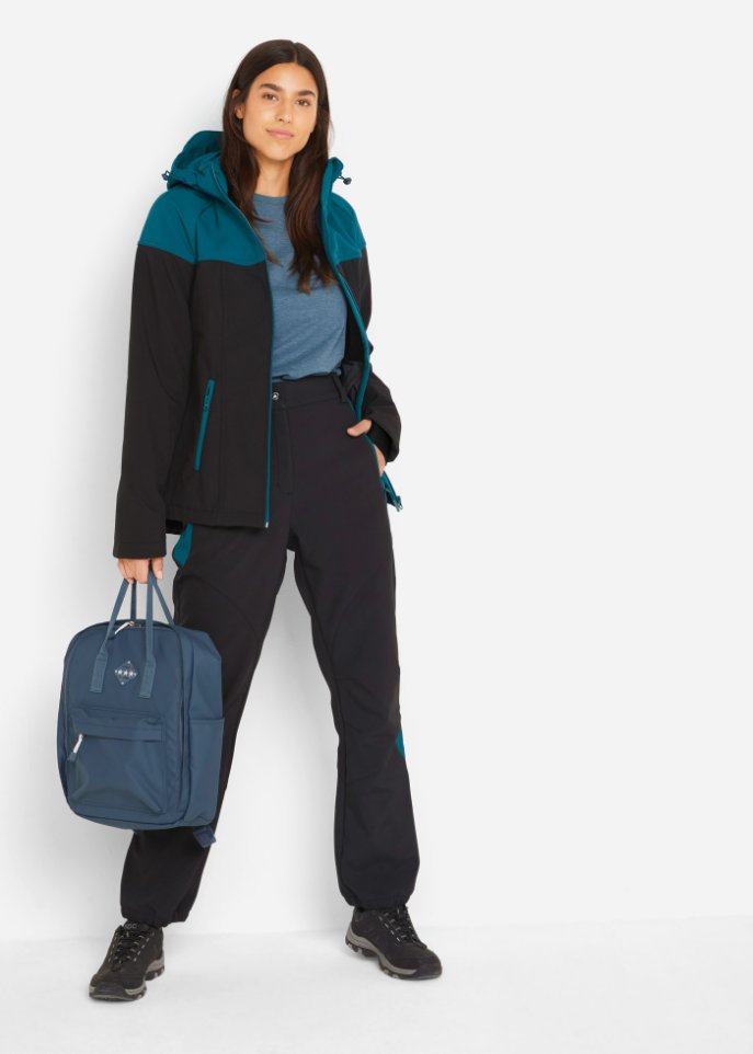 Softshelljacke mit abnehmbarer Kapuze