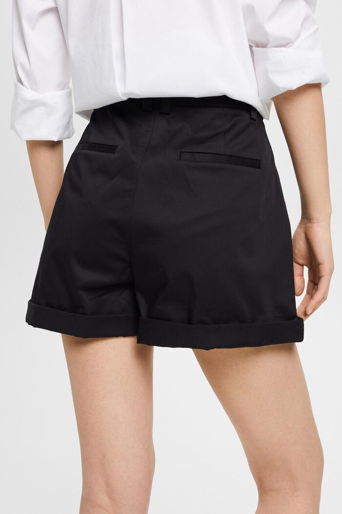 Satinshorts in Washed-Optik