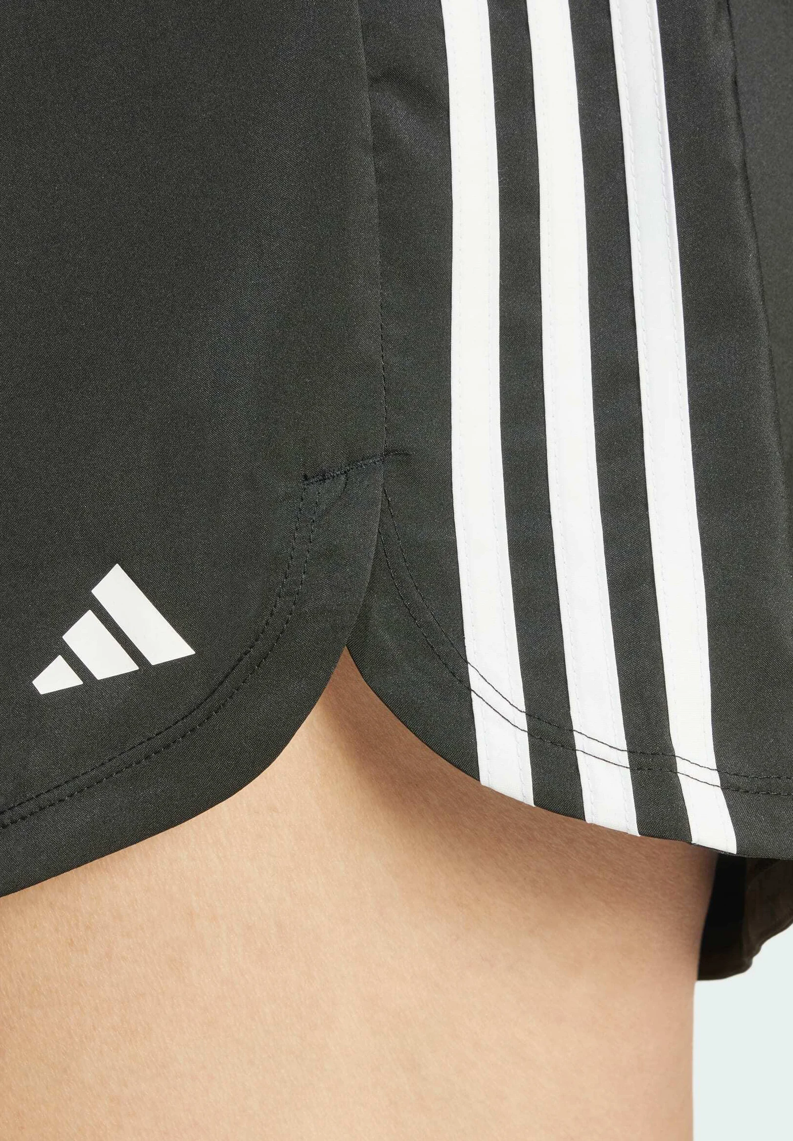 adidas Performance PACER 3-STRIPES WOVEN HIGH-RISE TALLA GRANDE - Pantalones cortos deportivos