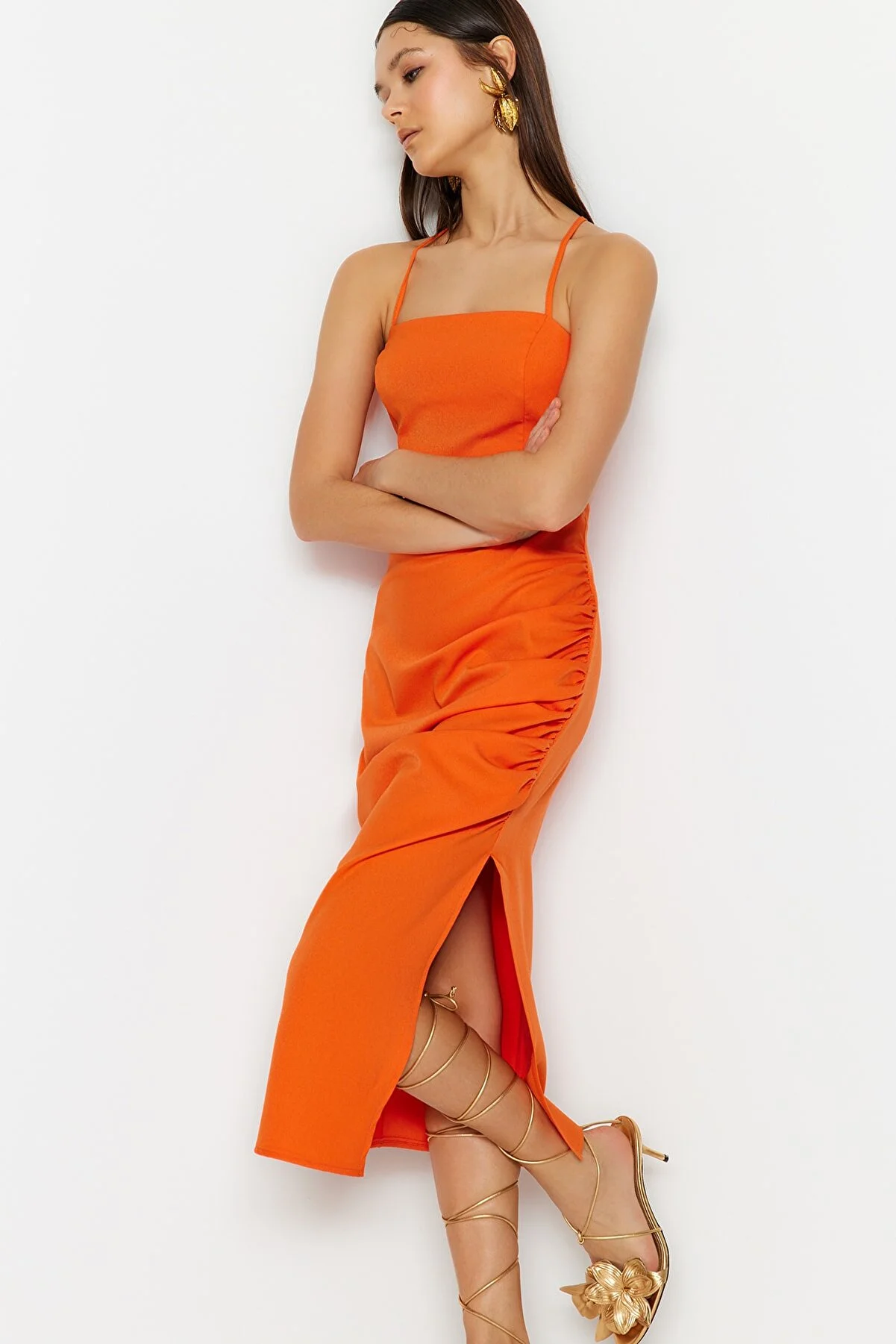 Trendyol Collection  Orange drapiertes, detailliertes Midi-Elegantes Abendkleid TPRSS23EL00543