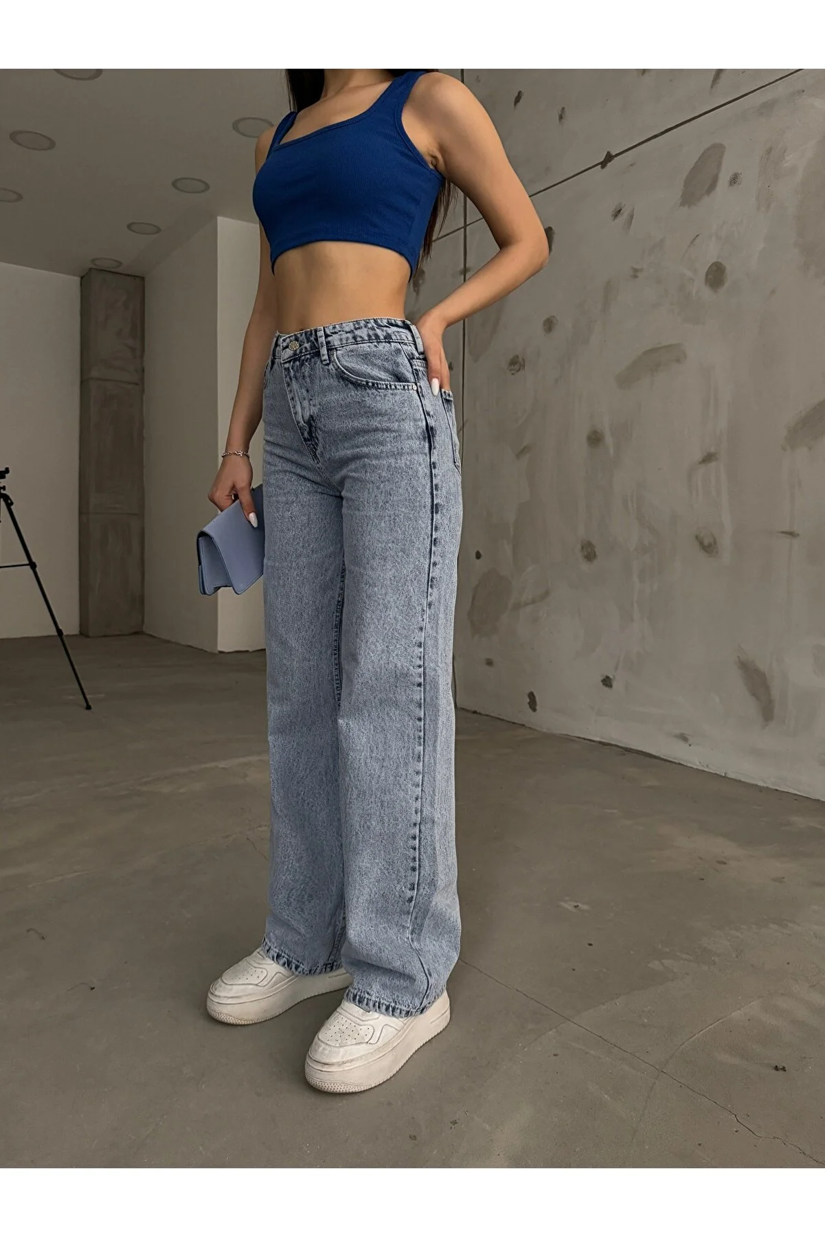 BİKELİFE  Hellblaue Snow-Wash-Jeans für Damen mit hoher Taille, dehnbarem Lycra und weitem Bein