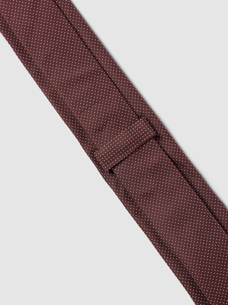 Base Cap mit Label-Patch in bordeaux rot