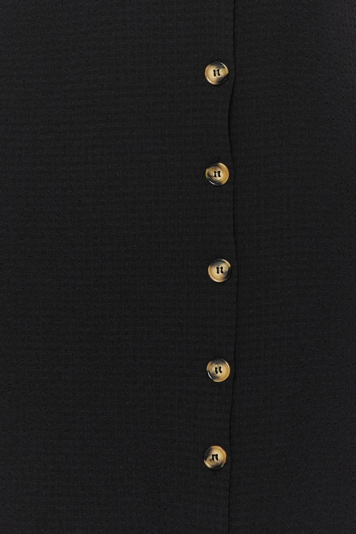 Trendyol Curve  Schwarzes gewebtes Kleid mit Knöpfen TBBSS23AH00208