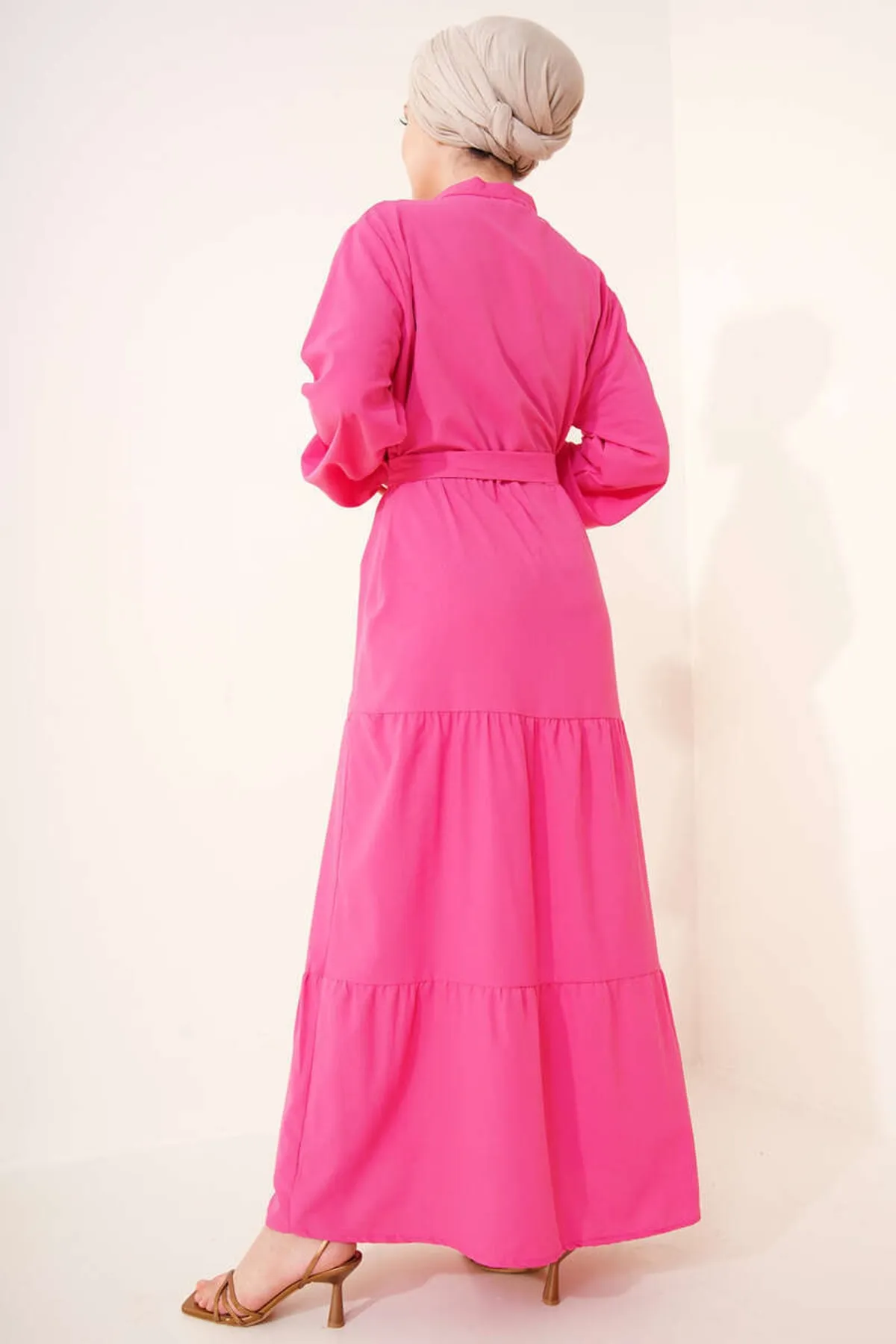 benguen  428 Wunderschönes Hijab-Kleid mit Kragen und Knöpfen in Fuchsia