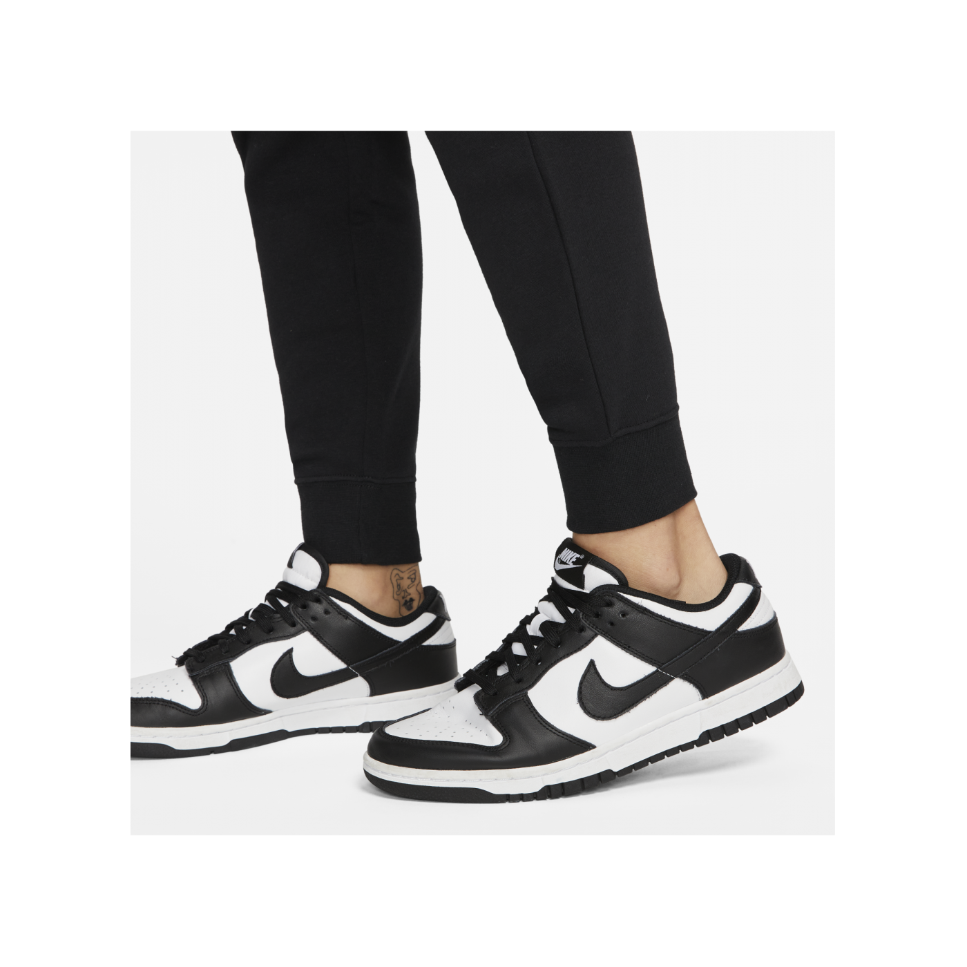 Nike Club Fleece Mid-Rise Jogginghose Damen F010