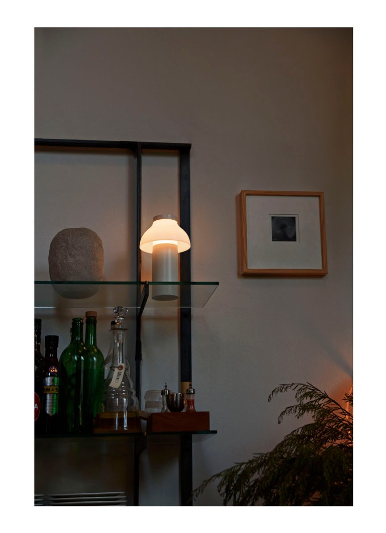Bežična stolna lampa Hay PC 22 x Ø14 cm