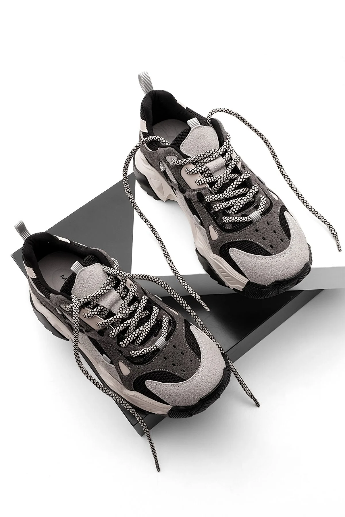 Marjin  Sneaker - Schwarz - Flacher Absatz