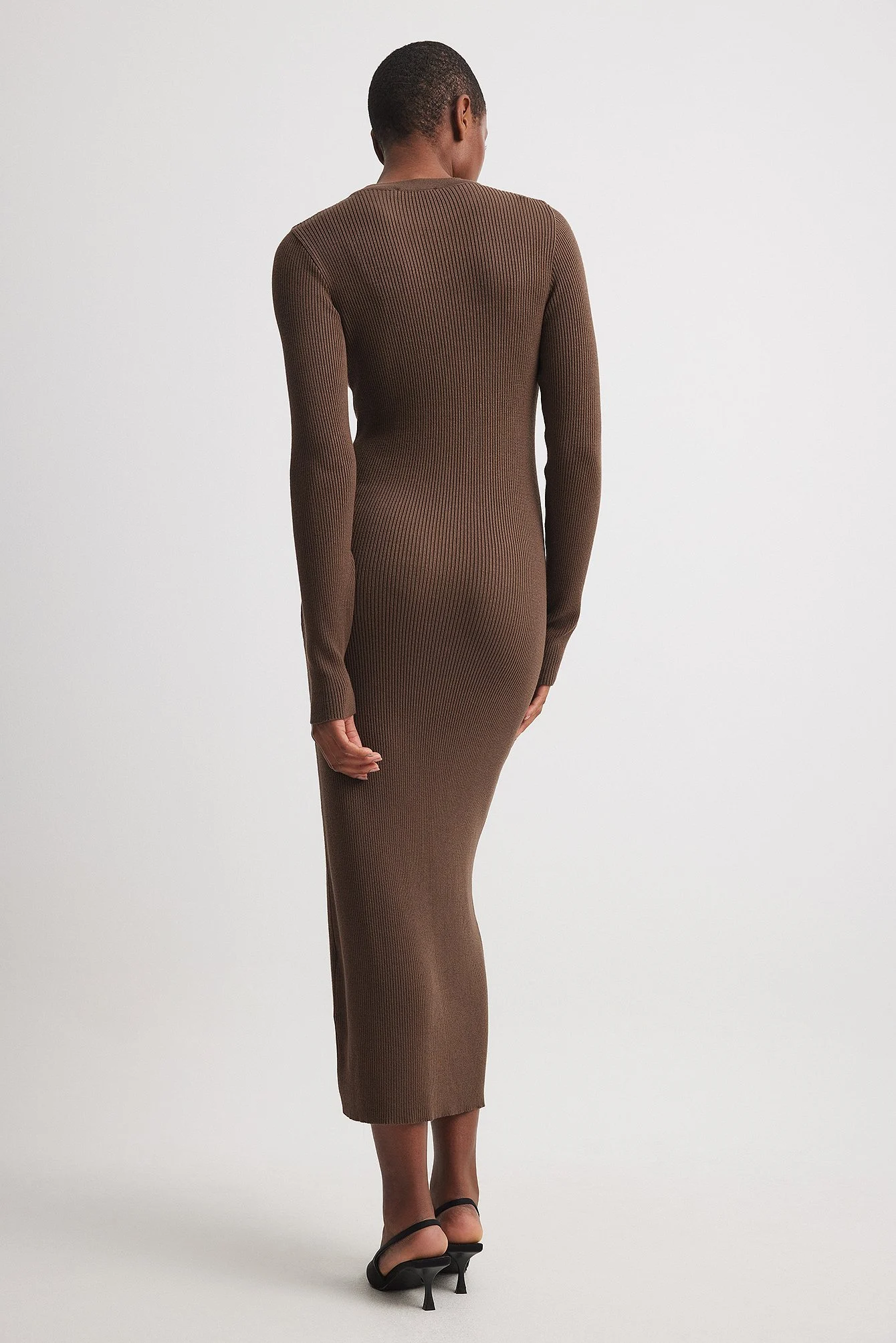 Geripptes Strick-Midikleid