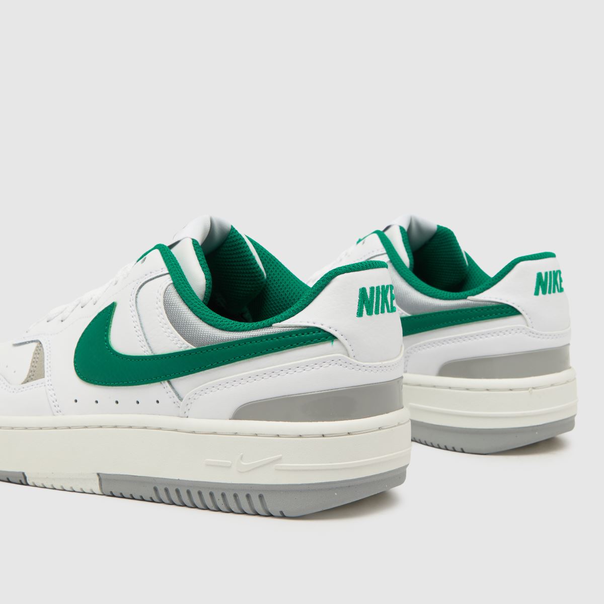 Nike Gamma Force – Vita och gröna träningsskor