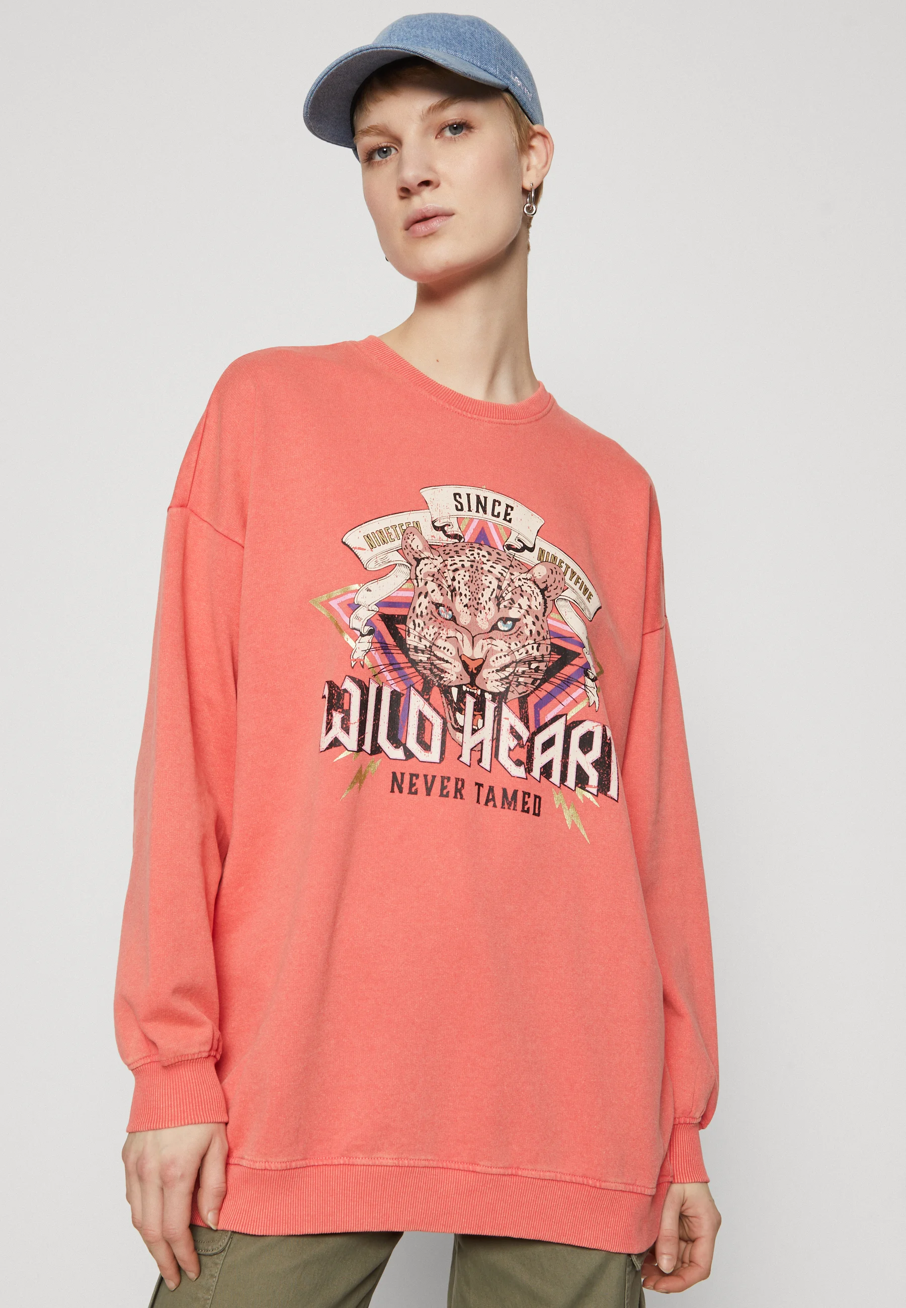 ONLY Tall ONLLUCINDA TAMED O NECK - Sudadera