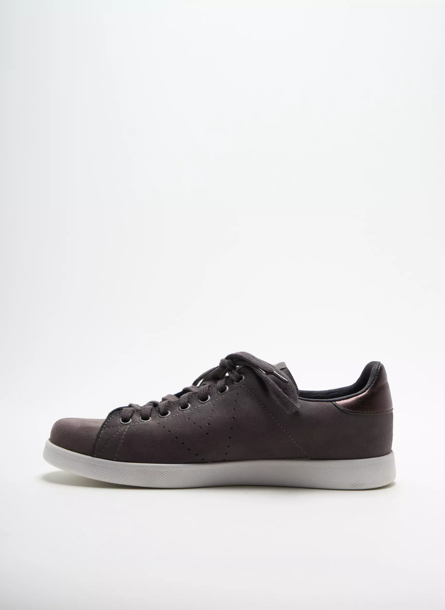 Victoria Baskets Femme couleur gris