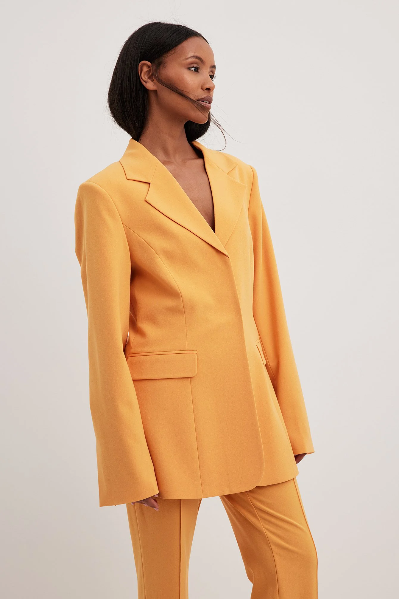 Taillierter Blazer mit kleinem Revers