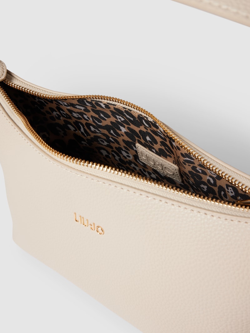 Pochette mit Label-Detail in beige