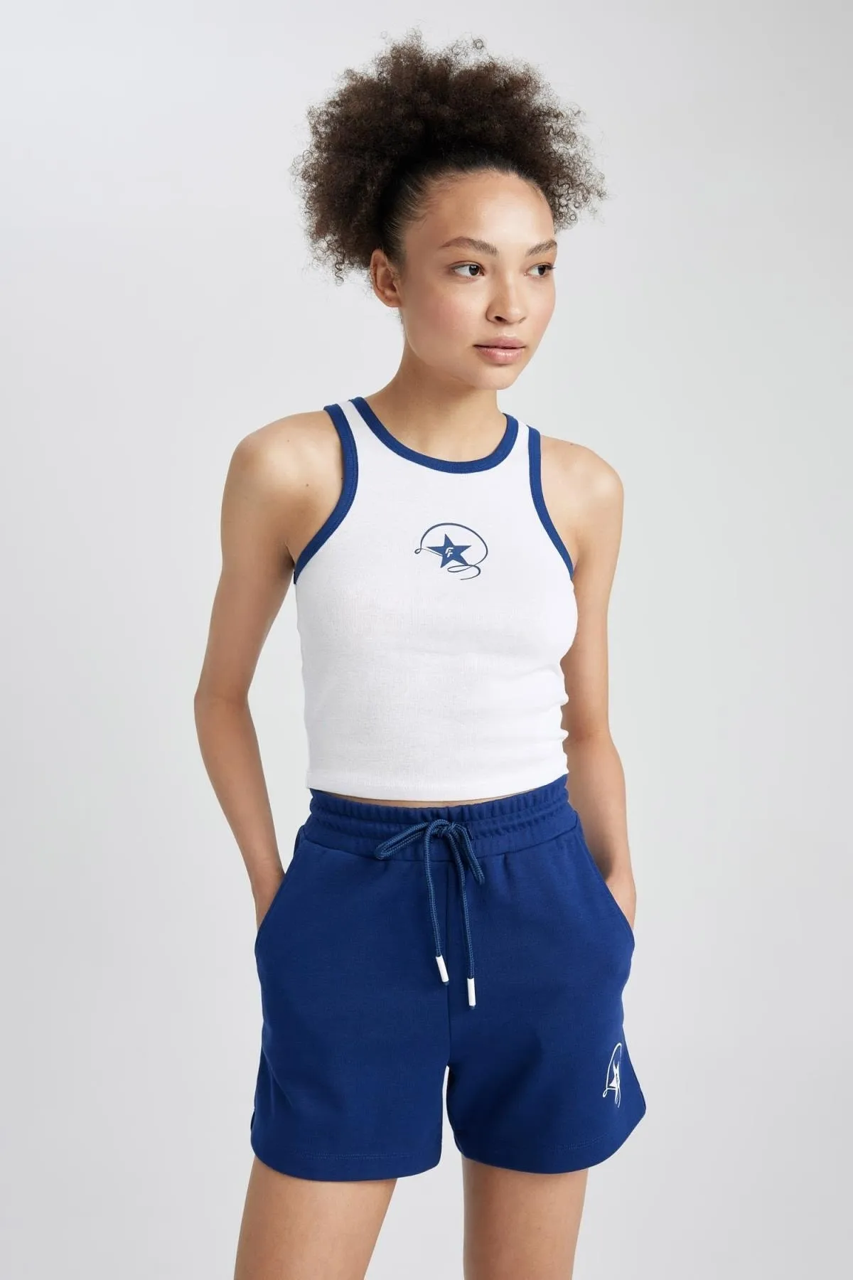 DeFacto  Fit Crop Bedrucktes Rundhals-Ripp-Shirt Athlete Cotton Athlete A6898ax23sm