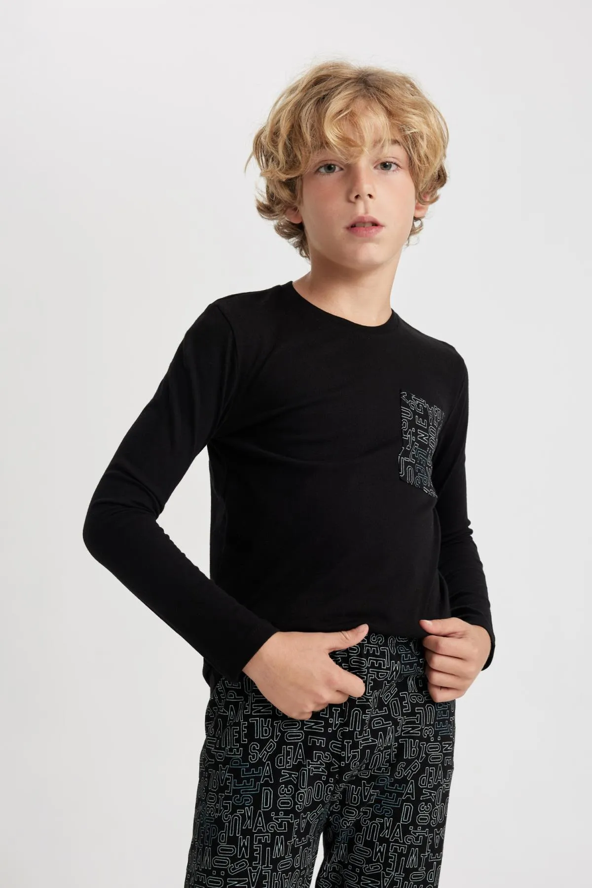 DeFacto  Jungen-Pyjama-Set aus gekämmter Baumwolle mit langen Ärmeln