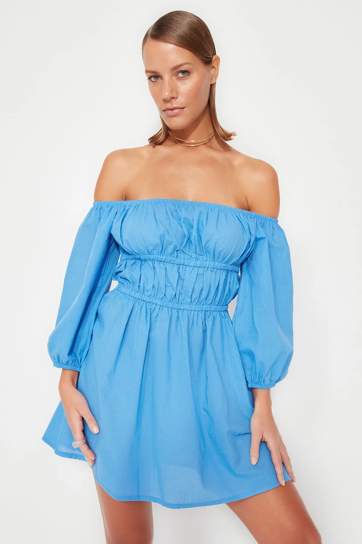 Trendyol Collection  Blaues, gerafftes Mini-Strandkleid aus 100 % Baumwolle TBESS23EL00113