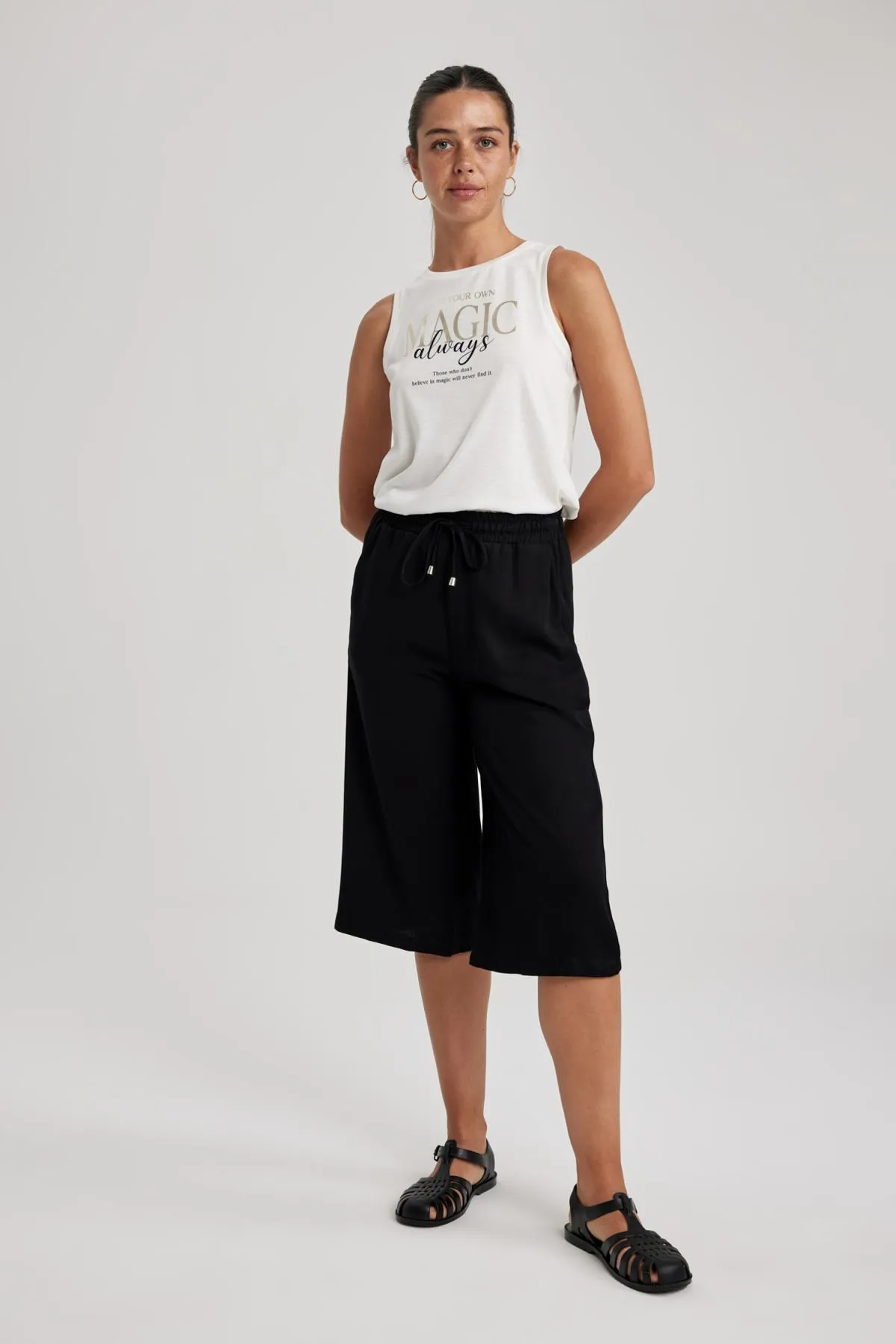 DeFacto  Capri-Crop-Fit-Viskose-Capri mit hoher Taille I6798az23sm