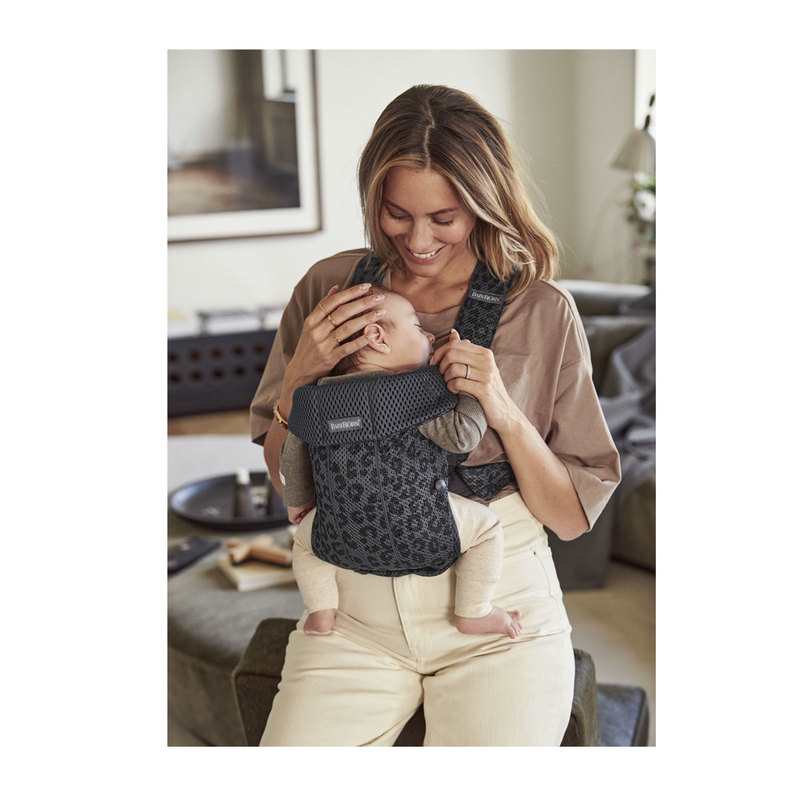 Porte-bébé Mini anthracite et léopard mesh 3D BabyBjörn