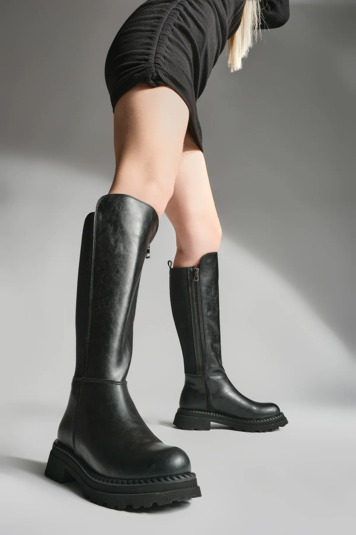 Marjin  Damen-Tagesstiefel mit elastischem Stretch über dem Knie Verilas Schwarz