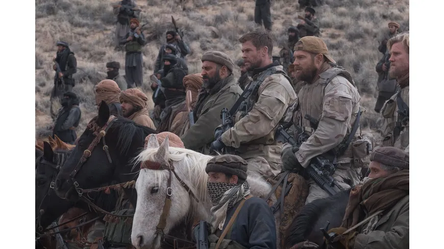 12 STRONG – Die wahre Geschichte der US-Horse Soldiers - 2-Disc Mediabook Cover B (4K UHD + Blu-ray) Limited Edition – Uncut