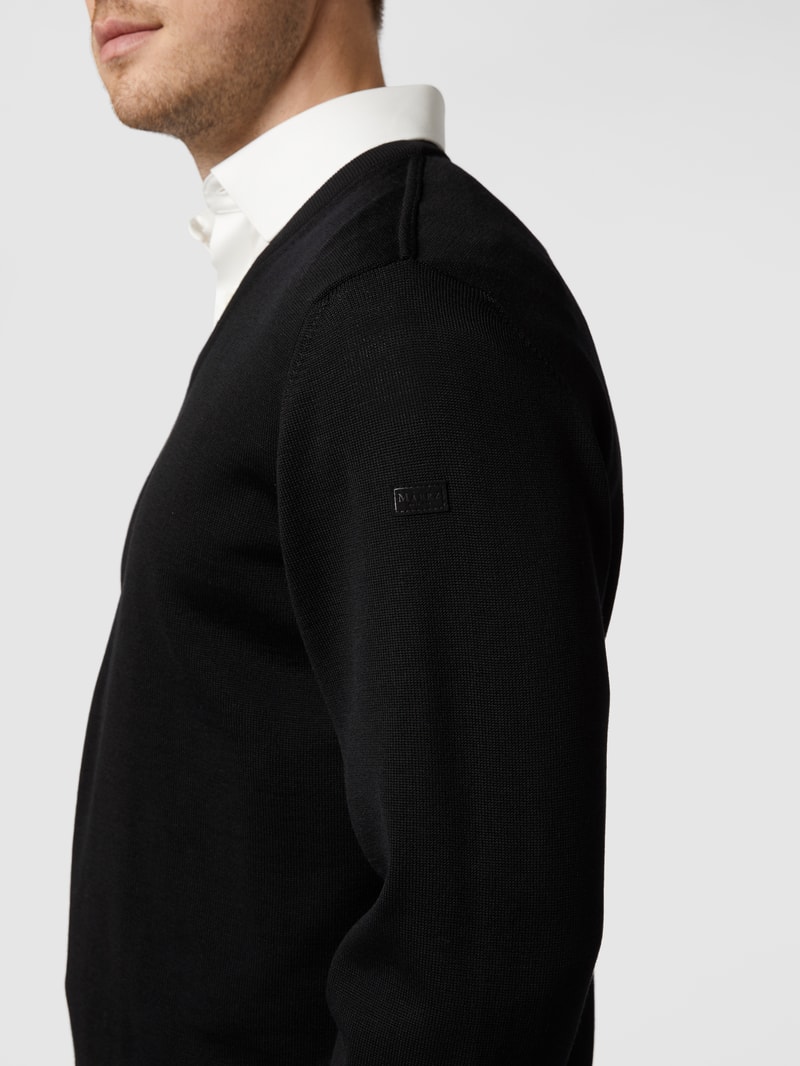 Pullover aus Schurwolle in schwarz