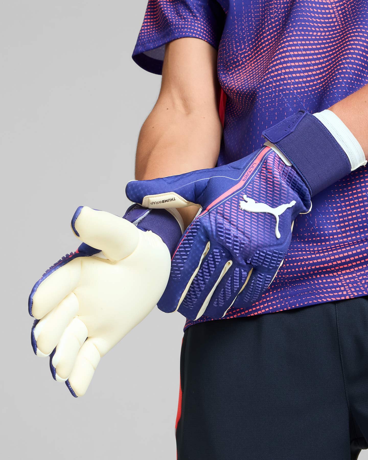 Brankárske rukavice Puma Ultra Ultimate Hybrid M 041948-01