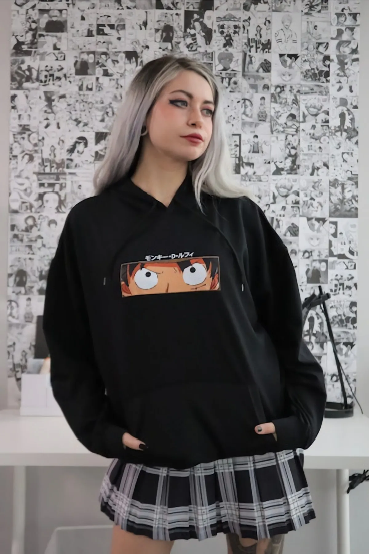 EFBUTİK  Schwarzes One-Piece-Sweatshirt mit Kapuze und Anime-Schriftzug