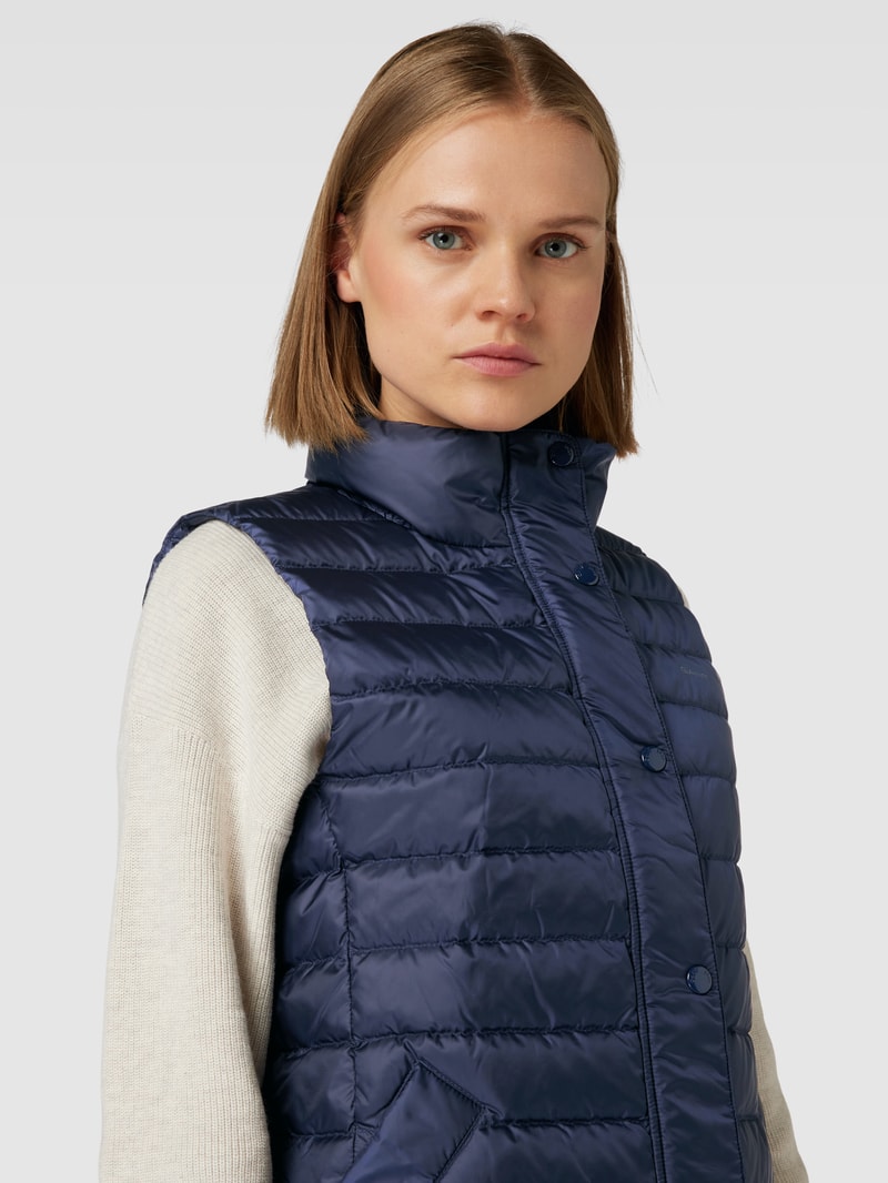 Steppweste mit Label-Detail in marineblau