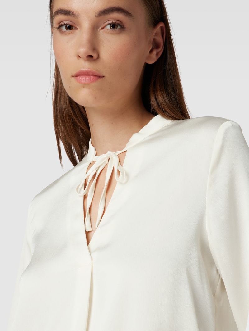 Bluse mit Schlüsselloch-Ausschnitt in ecru