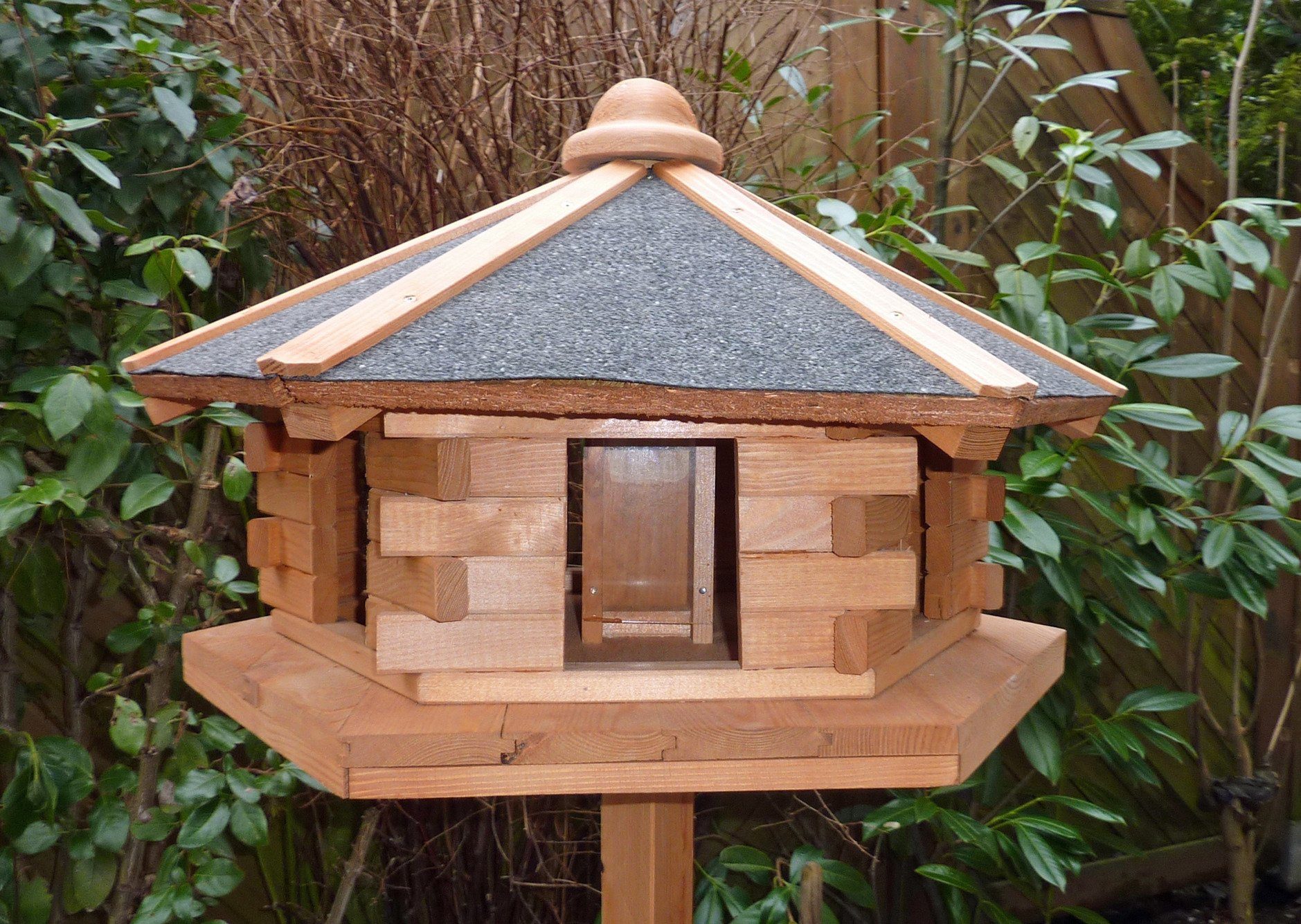 promadino Vogelhaus Fehmarn, BxTxH: 59x57x141 cm, mit Standbein