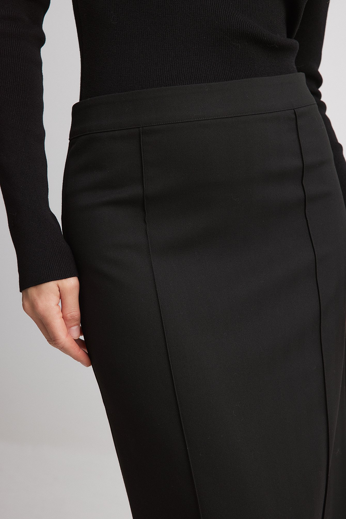 Gerader Maxirock mit Nahtdetails