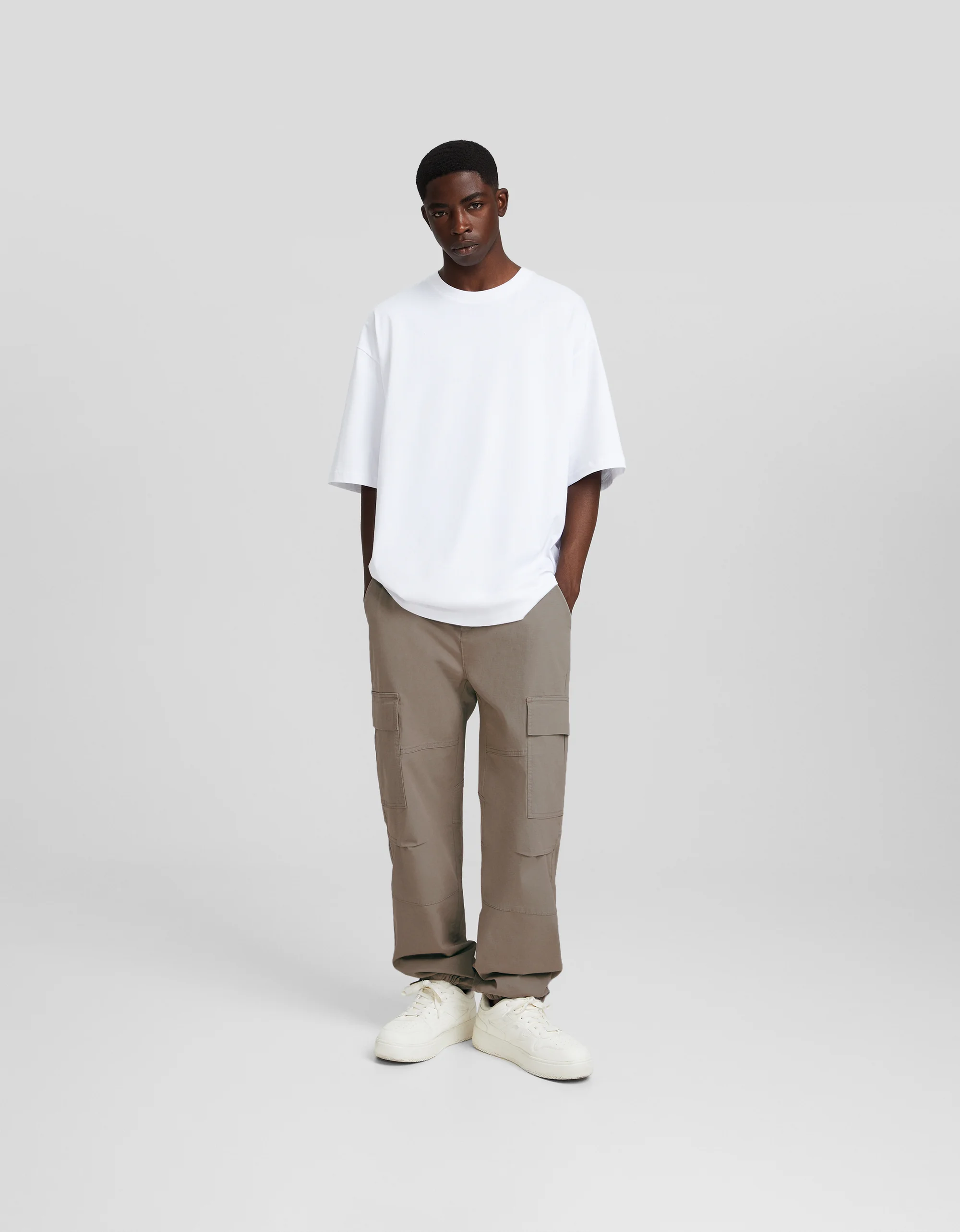 Bershka ANCHO - Pantalones cargo