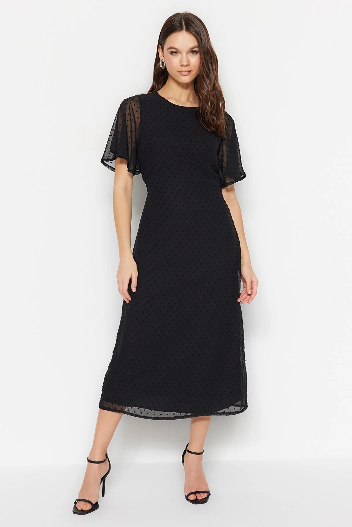 Trendyol Collection  Schwarzes A-Linien-/Glockenförmiges Rückenkleid mit detaillierten Engelsärmeln und gefüttertem Midi-Webkleid TWOSS23EL01461