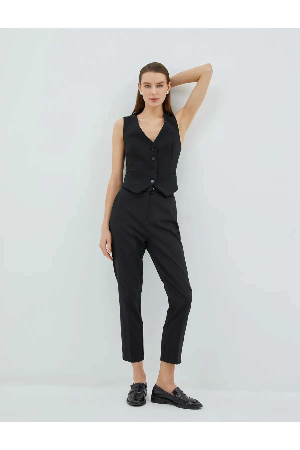Koton  Zigarettenhose mit Gürteldetail und Taschen