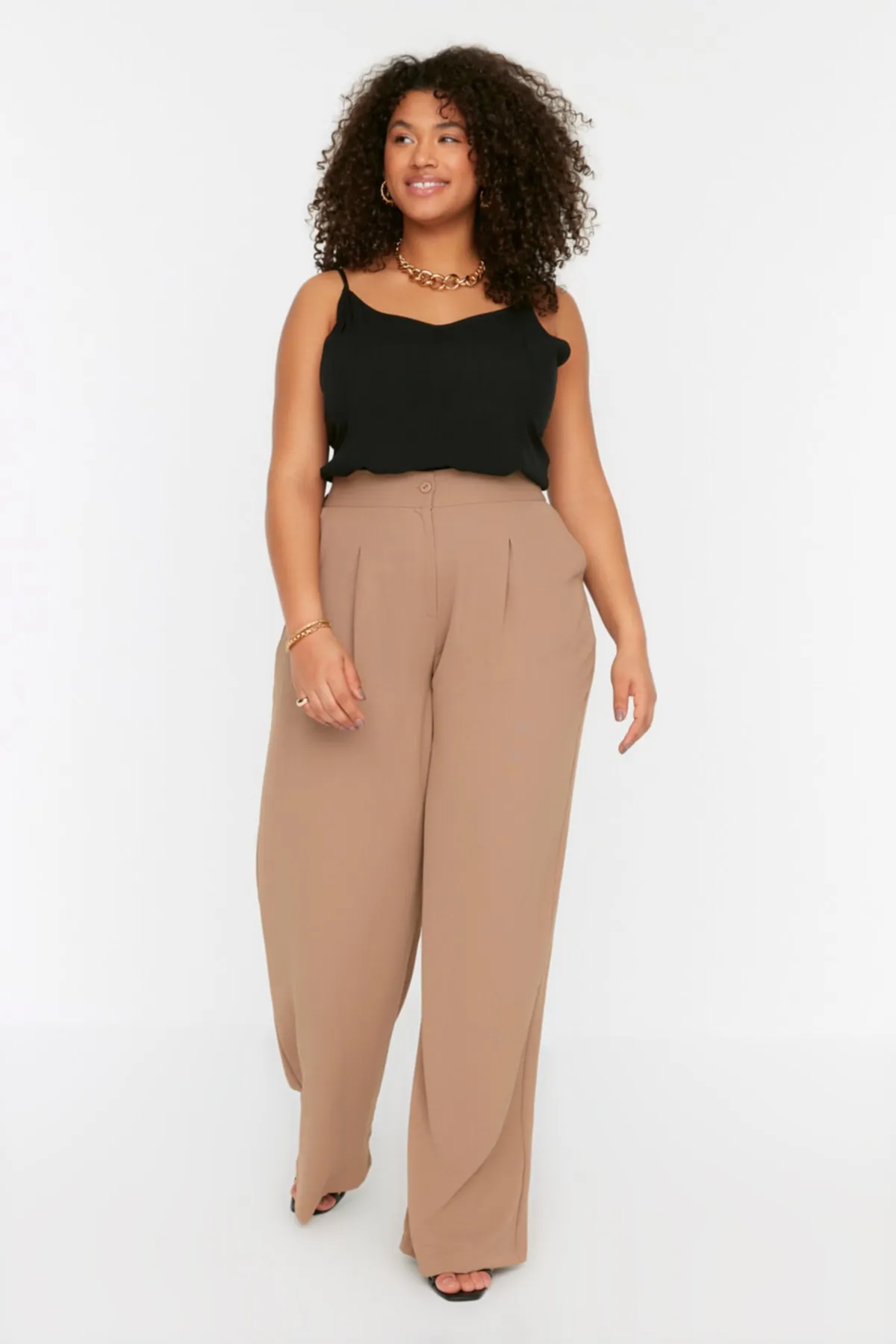 Trendyol Curve  Nerzfarbene, hoch taillierte, plissierte Webhose TBBSS22PL0448